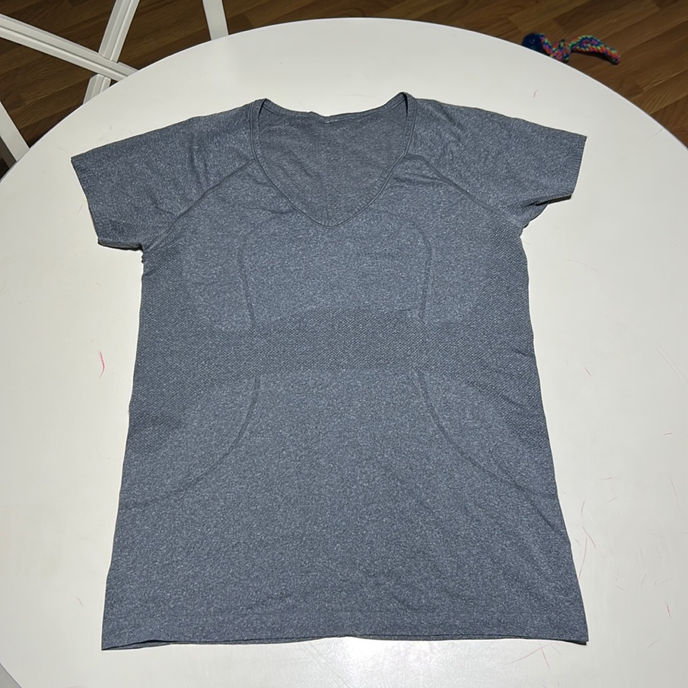 Lululemon workout top